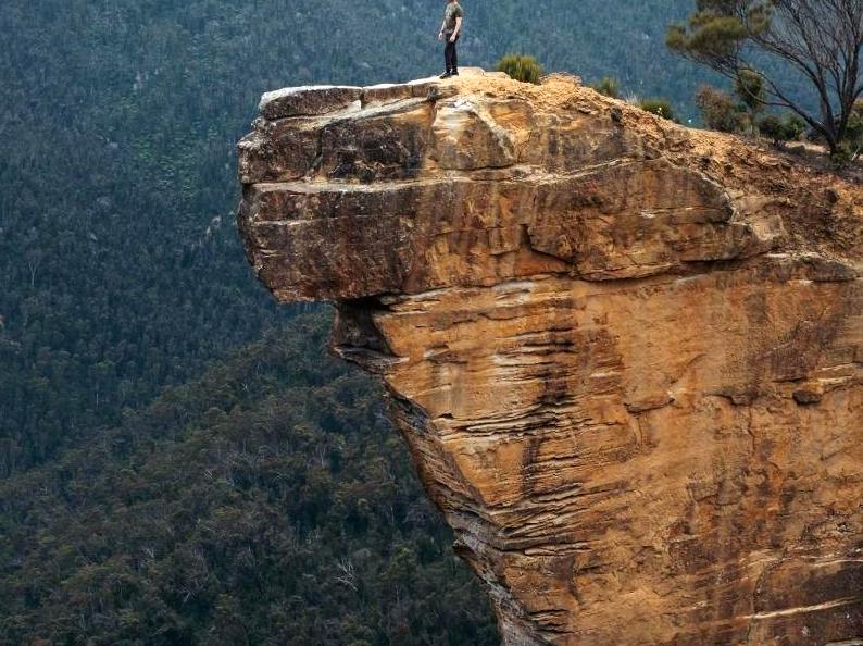 Reveal the Majesty of Katoomba Falls