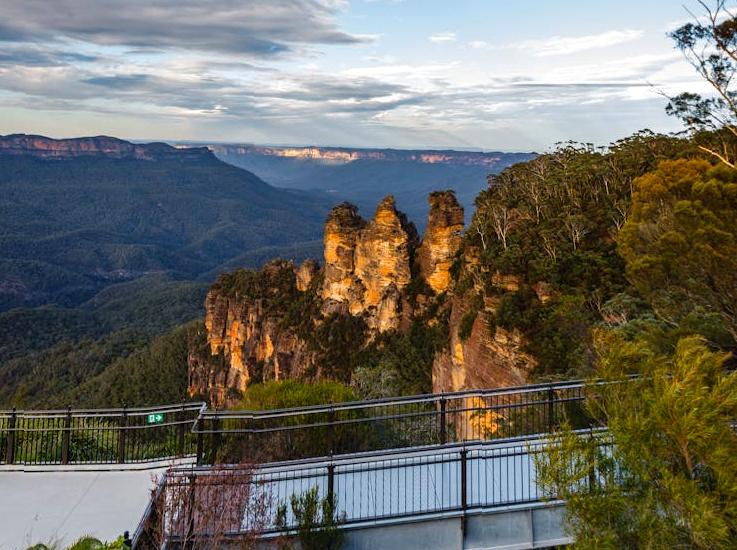 Experience the Scenery at Echo Point Observation Deck