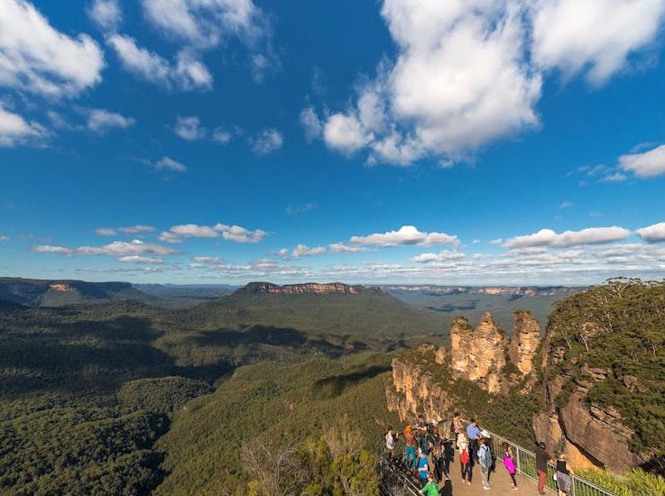 Captivating Landscapes at Echo Point Viewing Deck